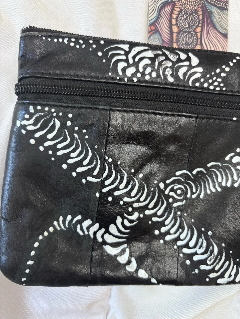 PascaliAbstract sleek black